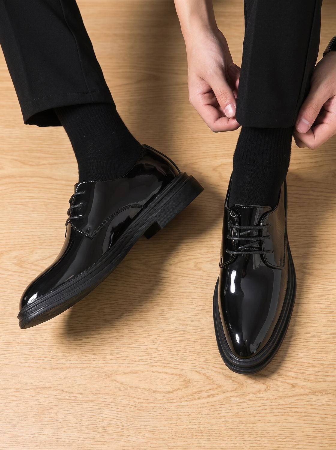 Men's Black Patent Leather Lace-Up Derby Dress Shoes