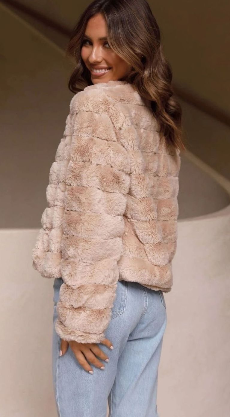 Women's Cropped Open-Collar Faux Fur Jacket