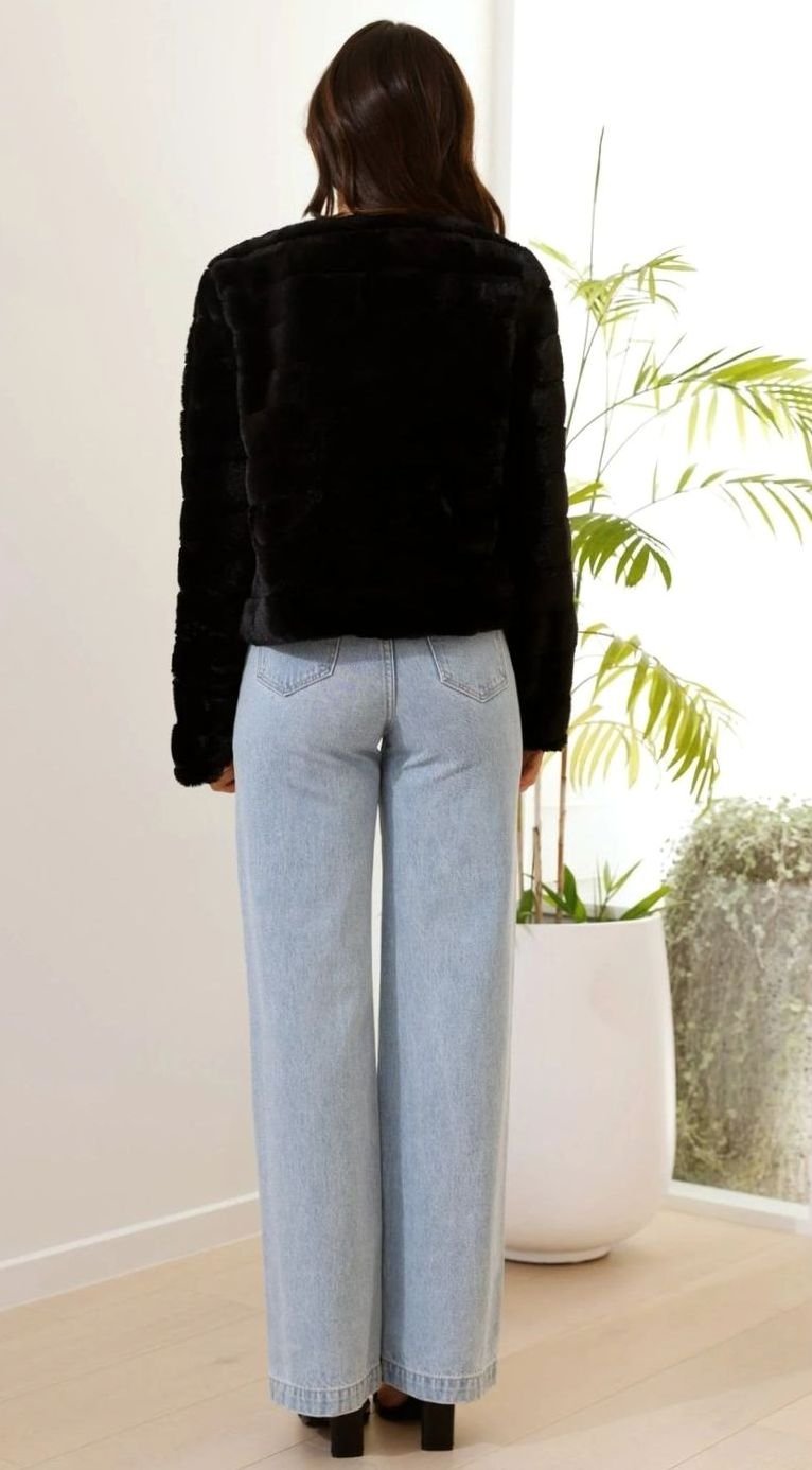 Women's Cropped Open-Collar Faux Fur Jacket