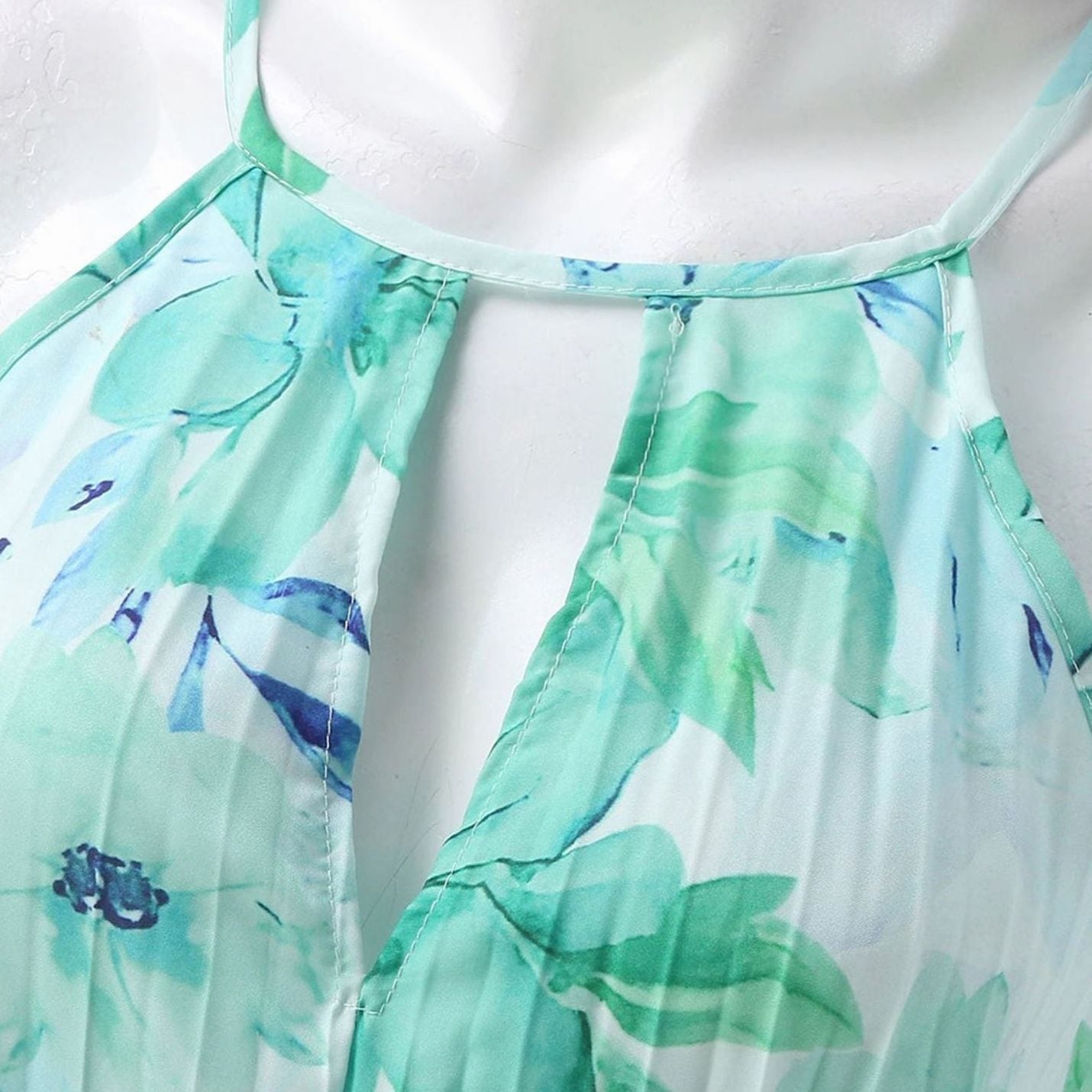 Women's Floral Halter-Neck Pleated Maxi Sundress