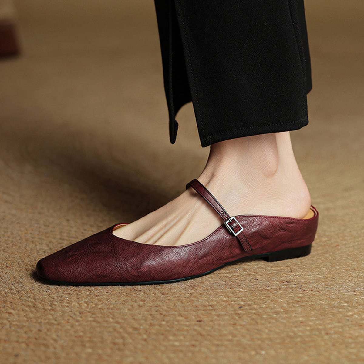 Women's Genuine Leather Pointed-Toe Comfort Sandals Buckle Mule Flats