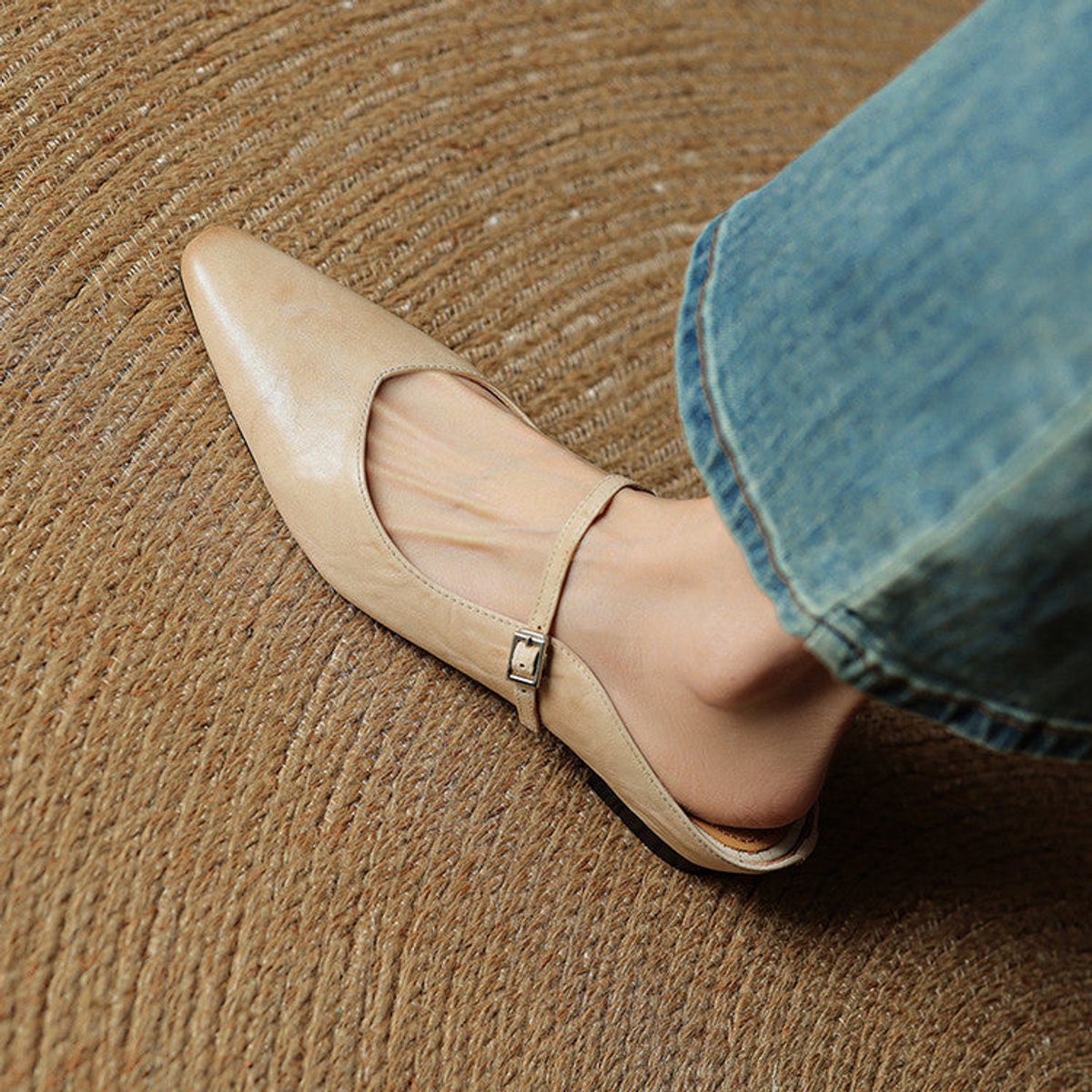 Women's Genuine Leather Pointed-Toe Comfort Sandals Buckle Mule Flats