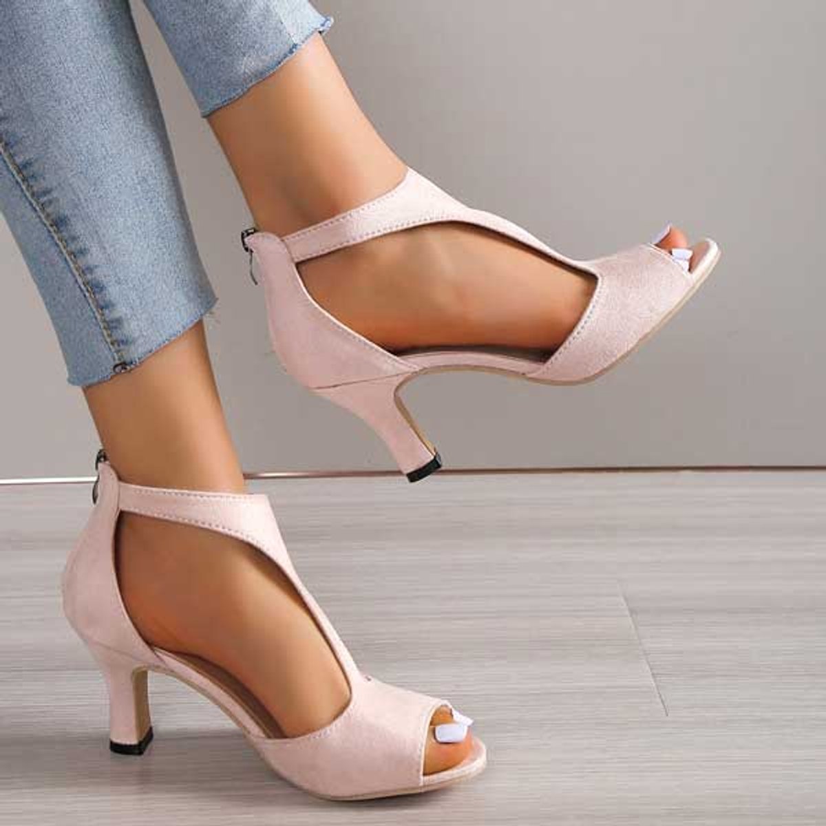 Women's Open-Toe Mid-Heel Ankle Strap Comfort Sandals