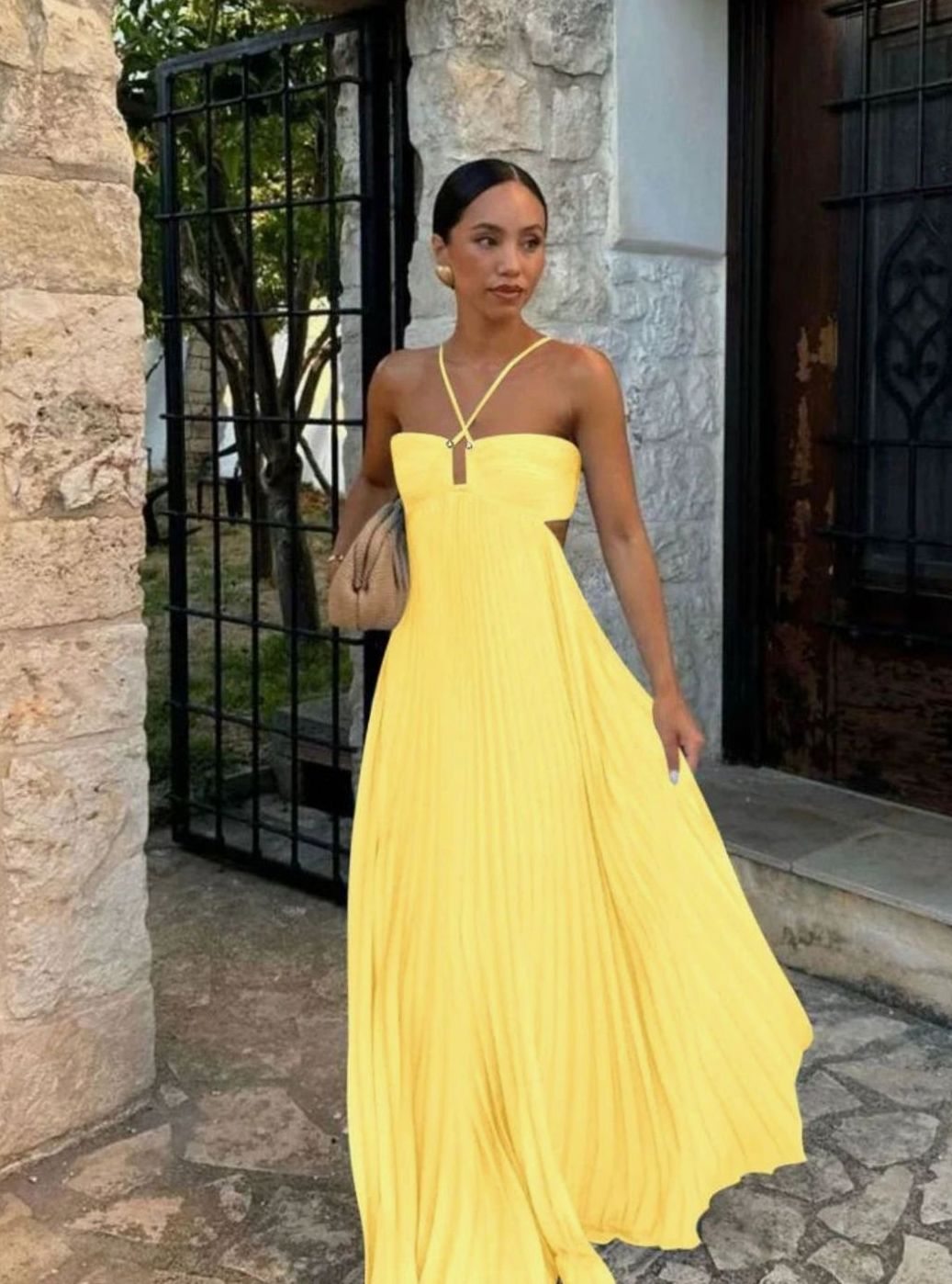 Women's Pleated Halter-Neck Cutout Summer Maxi Dress - Yellow