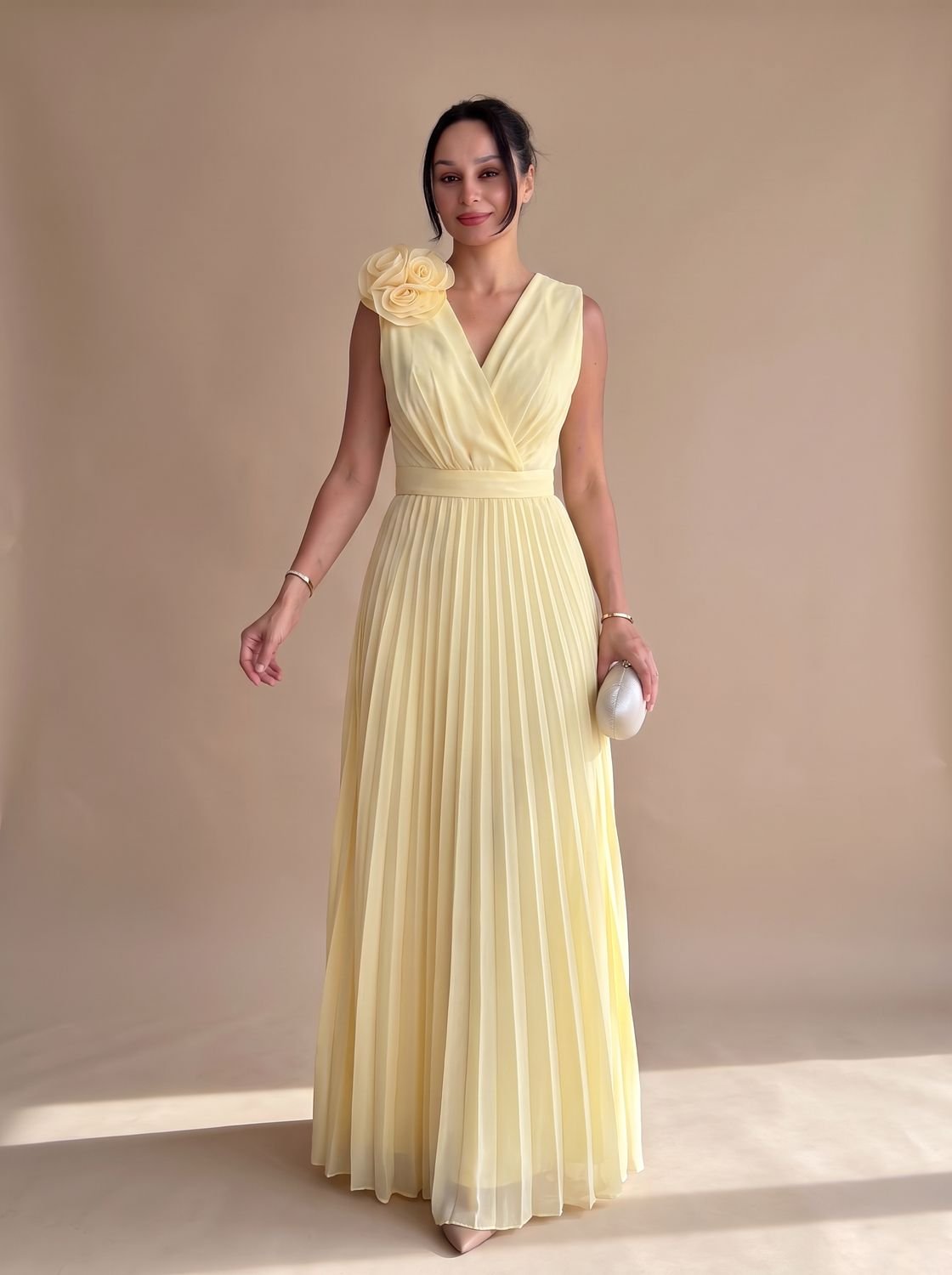 Women's Pleated V-Neck Floral Applique Sleeveless Evening Gown - Bright Yellow