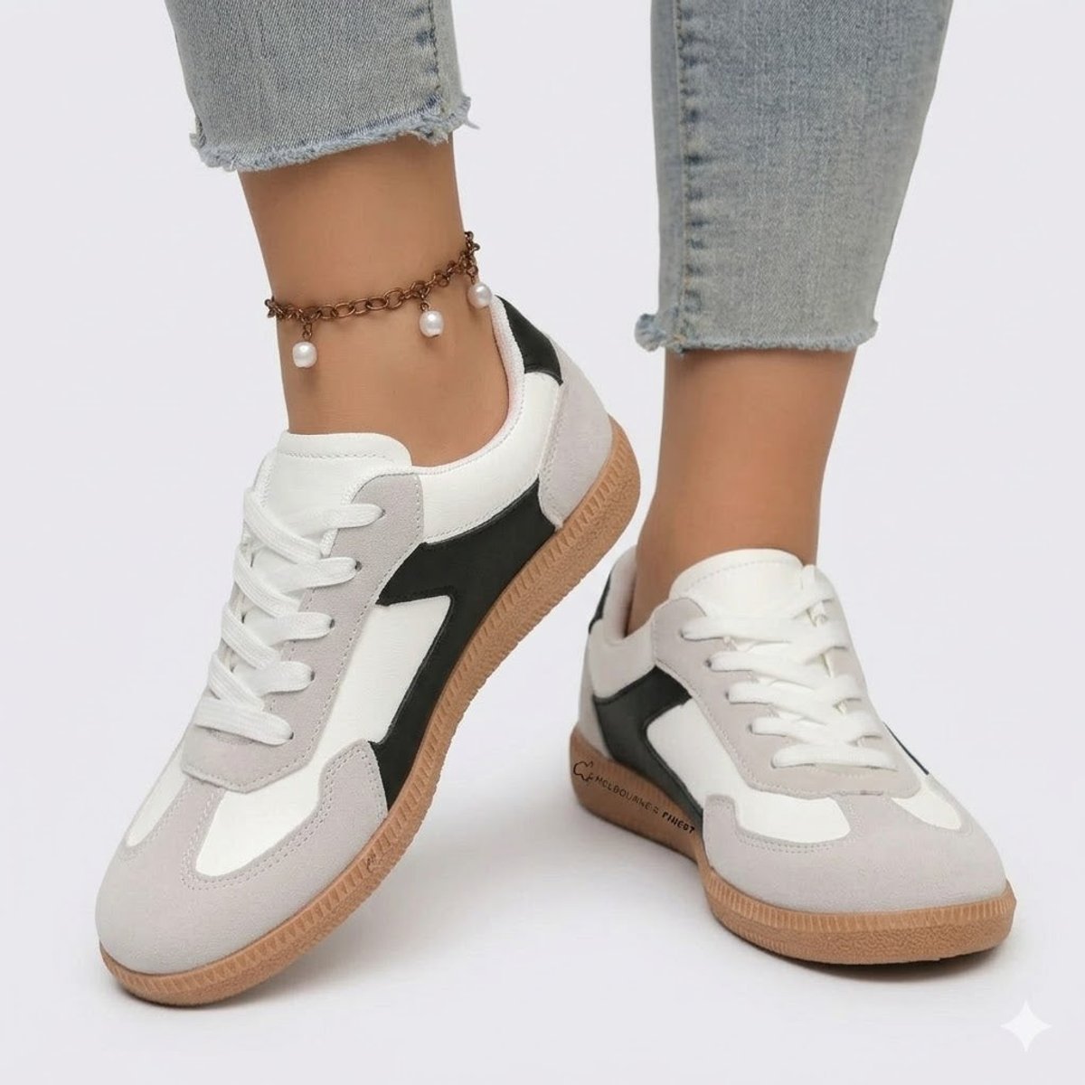 Women's Retro Lace-Up Comfort Sneakers Cushioned Court Shoes - Black