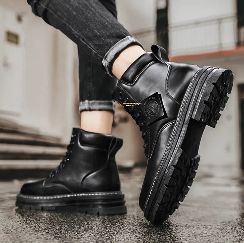 Men's work boots lace-up high-top leather construction