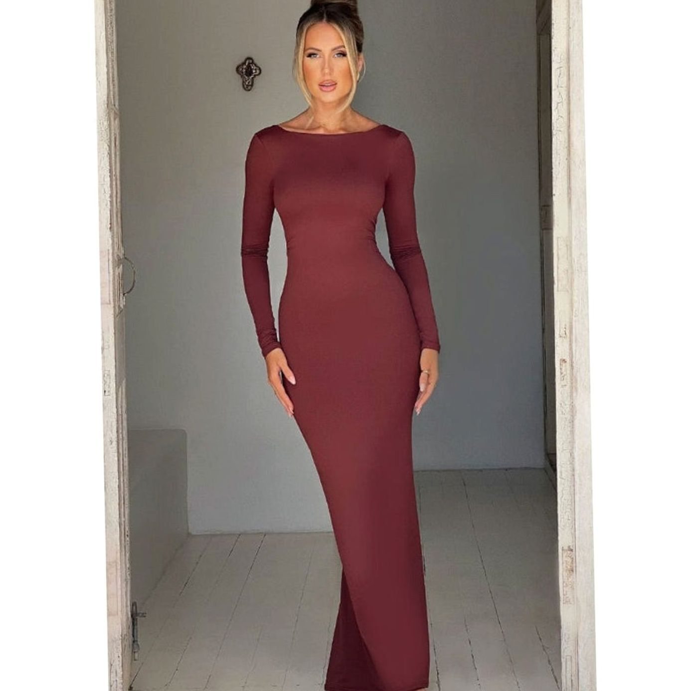 Women's Backless Long-Sleeve Fitted Maxi Wedding Guest Dress - Red