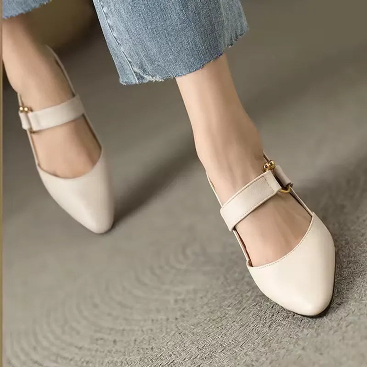 Women's Block Heel Pointed Toe Slingback Comfort Heels