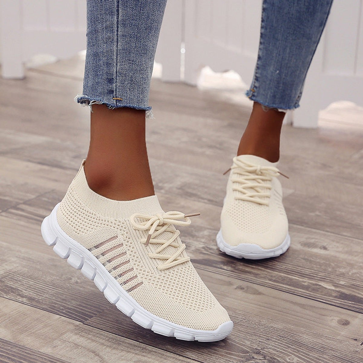 Women's Breathable Knit Lace-Up Comfort Sneakers