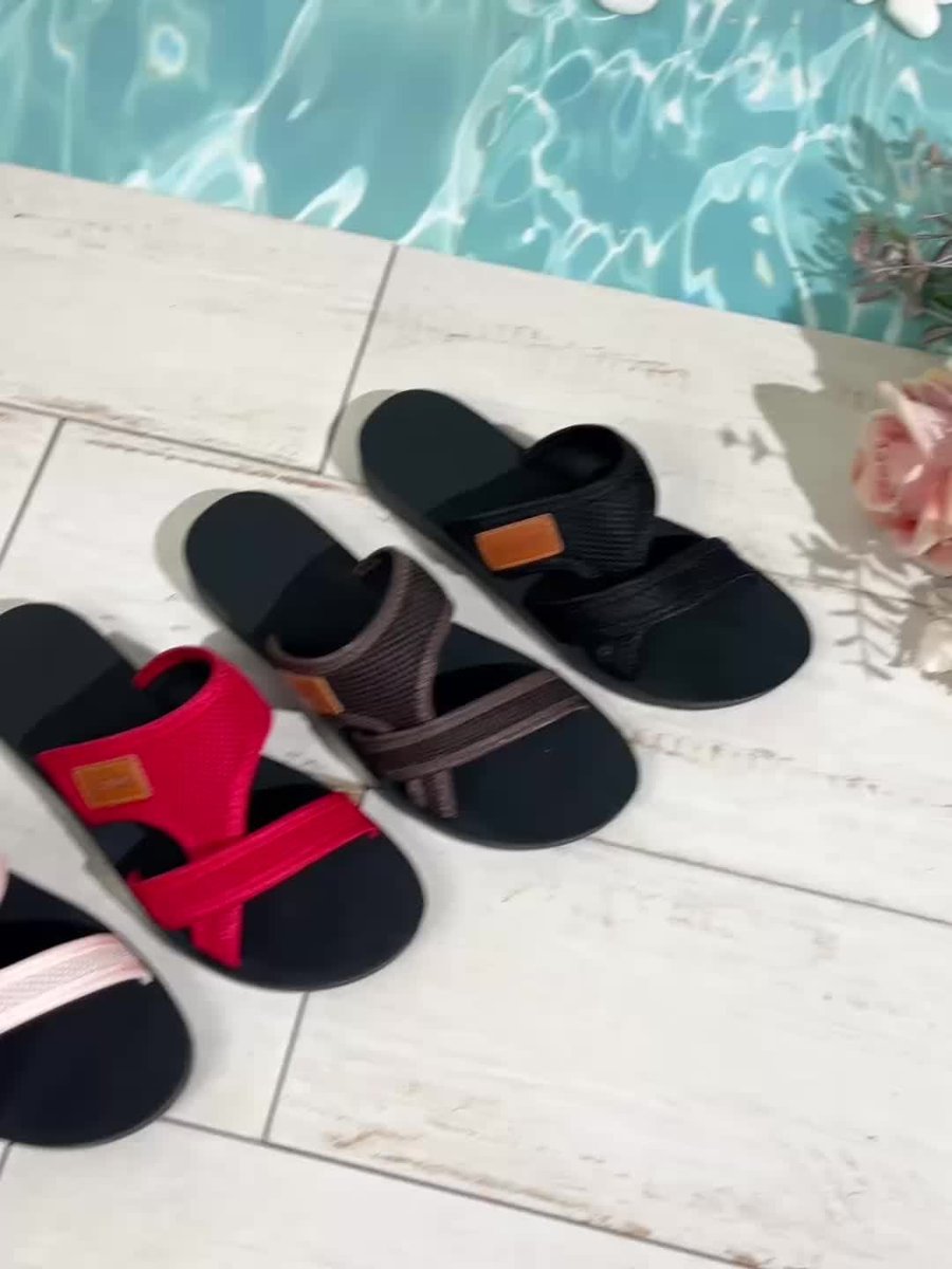 Women's Breathable Mesh Crossover Slip-On Comfort Sandals
