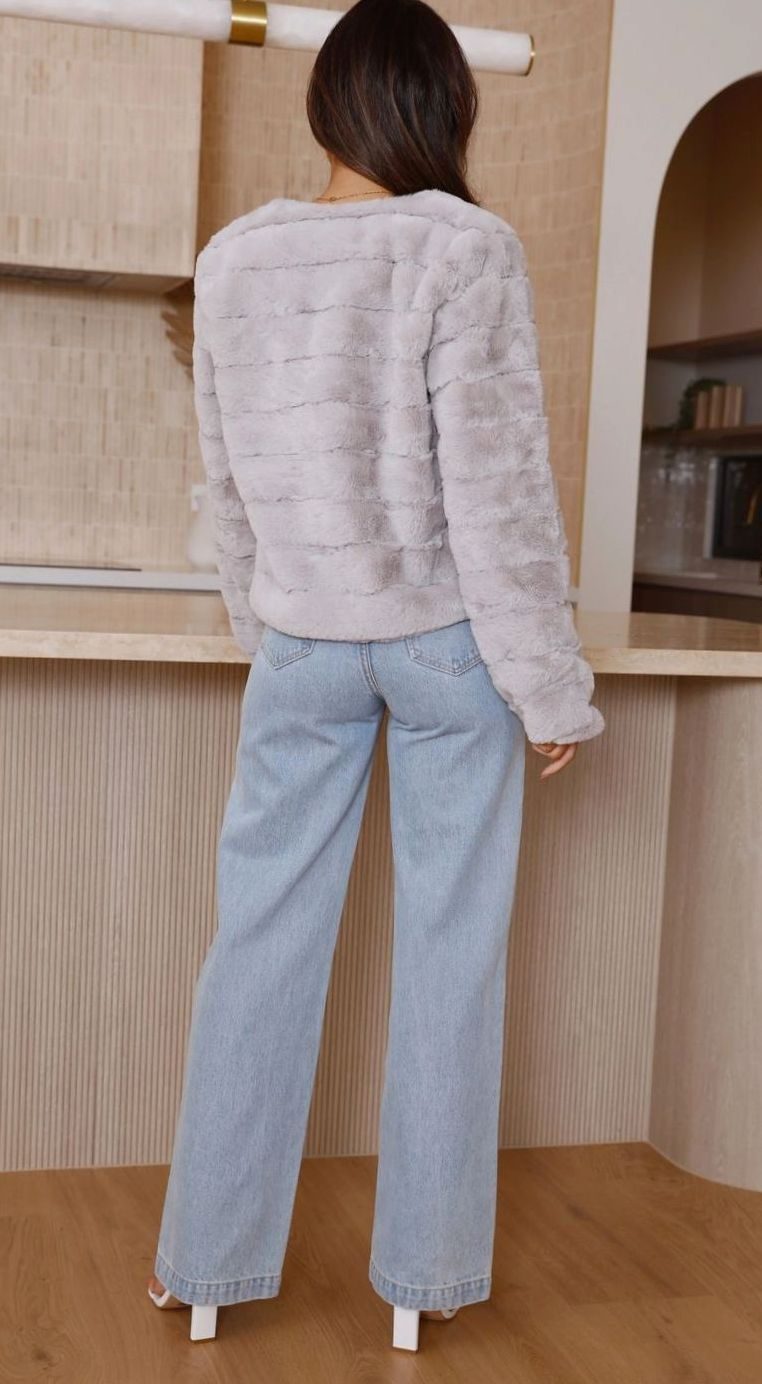 Women's Cropped Open-Collar Faux Fur Jacket