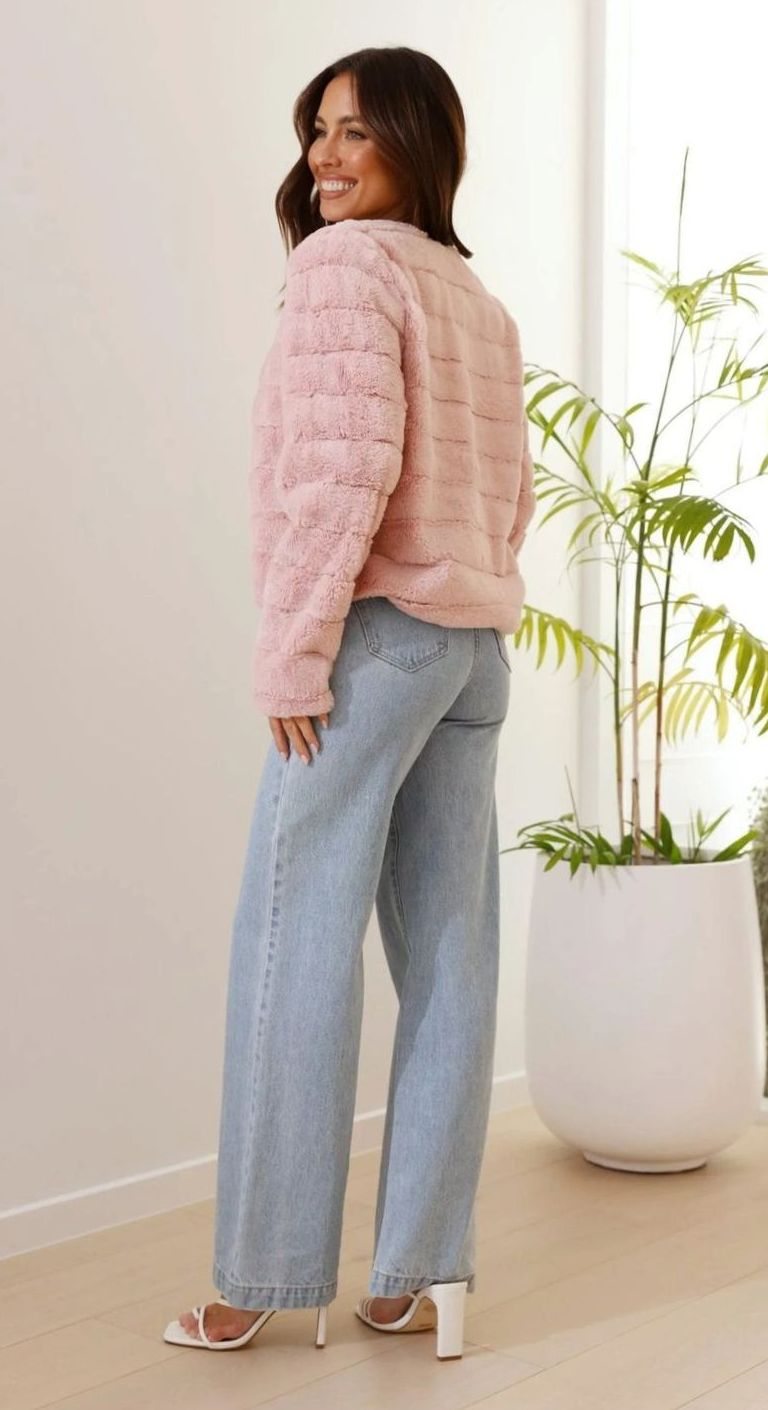 Women's Cropped Open-Collar Faux Fur Jacket