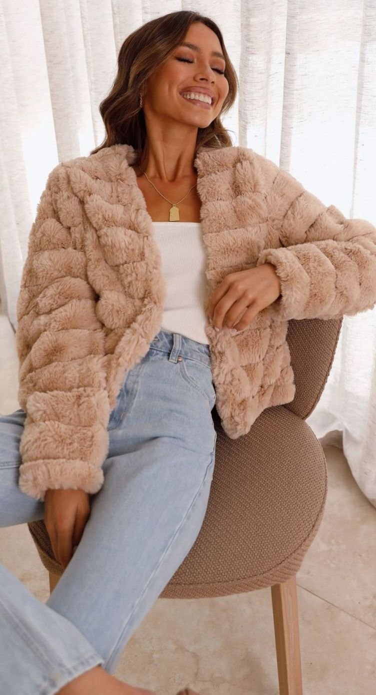 Women's Cropped Open-Collar Faux Fur Jacket