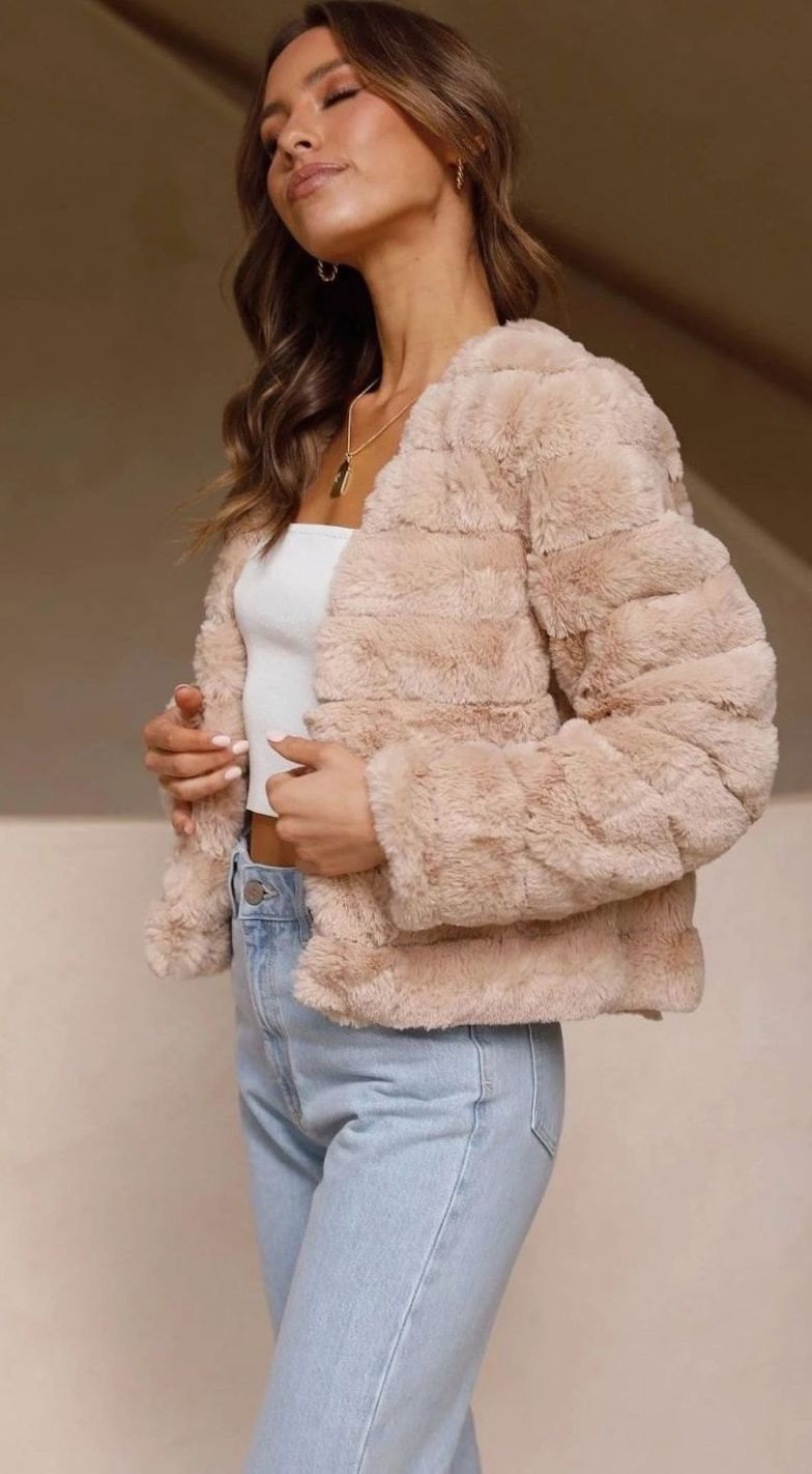 Women's Cropped Open-Collar Faux Fur Jacket
