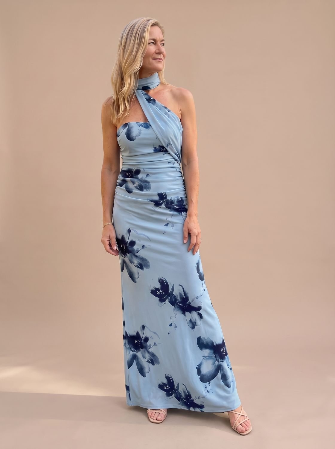 Women's Fitted Halter-Neck Sleeveless Maxi Evening Dress