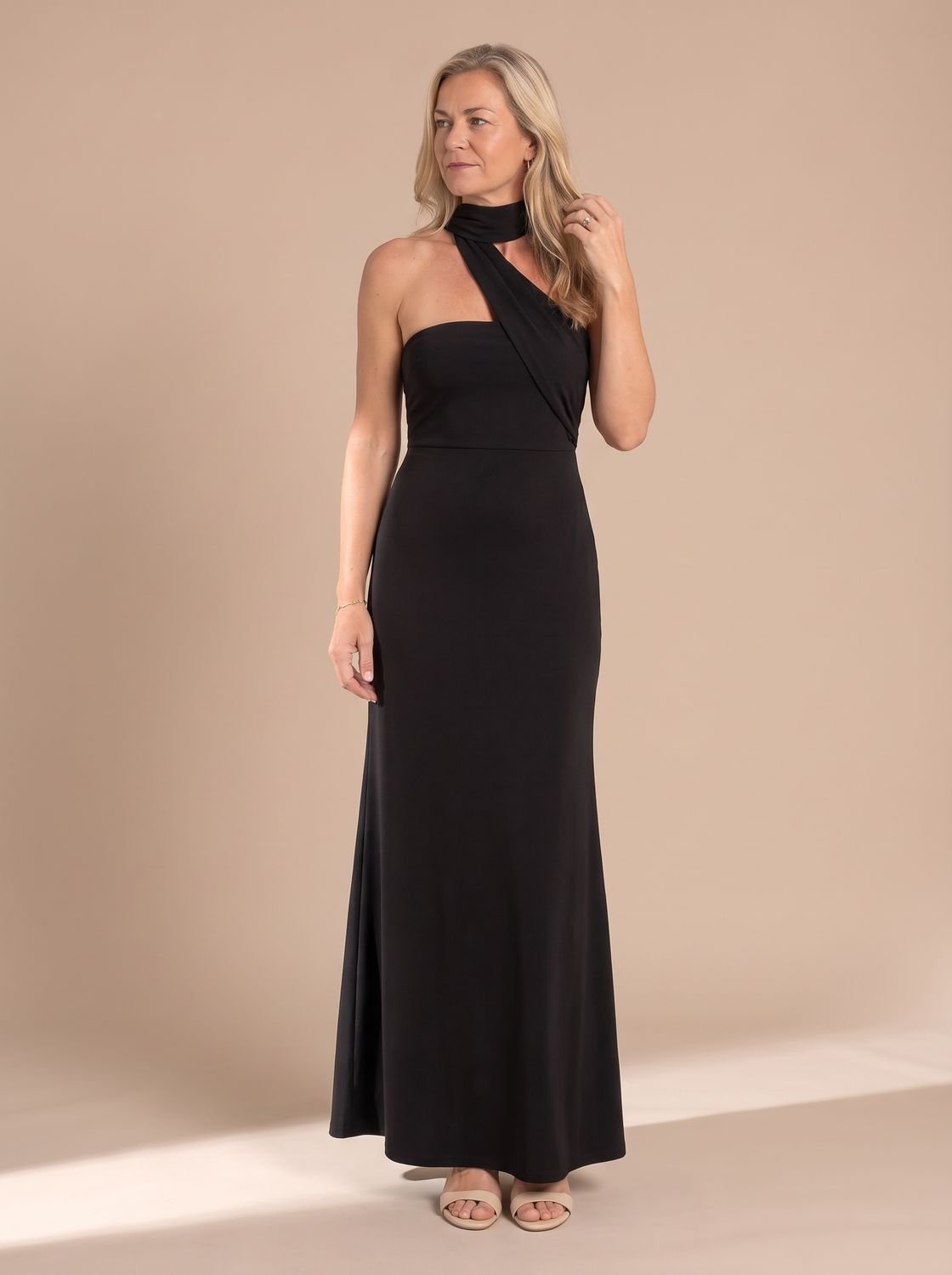 Women's Fitted Halter-Neck Sleeveless Maxi Evening Dress