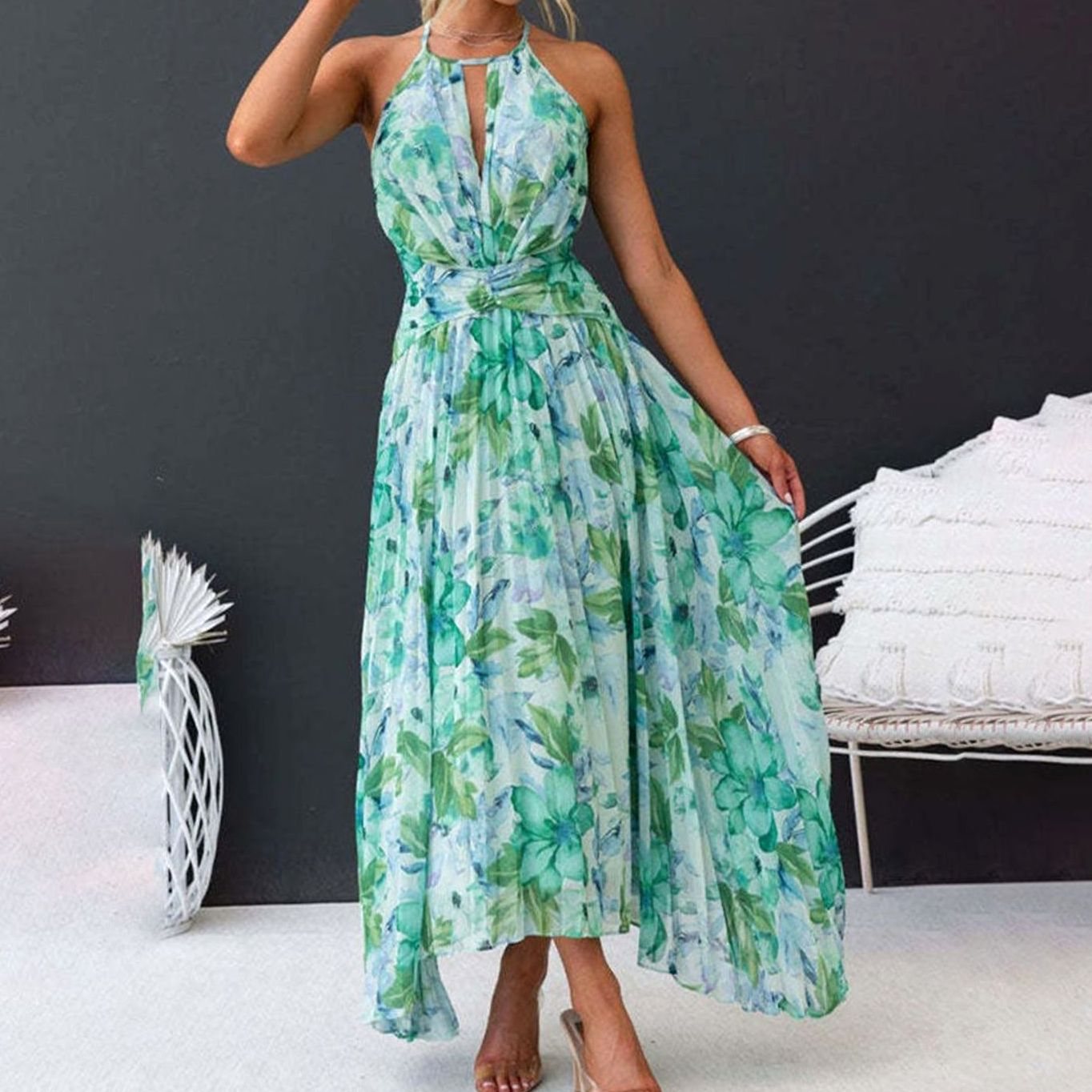 Women's Floral Halter-Neck Pleated Maxi Sundress