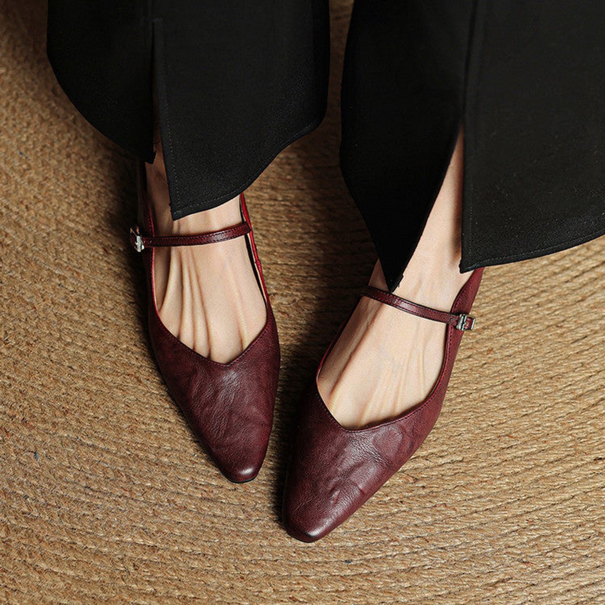 Women's Genuine Leather Pointed-Toe Comfort Sandals Buckle Mule Flats