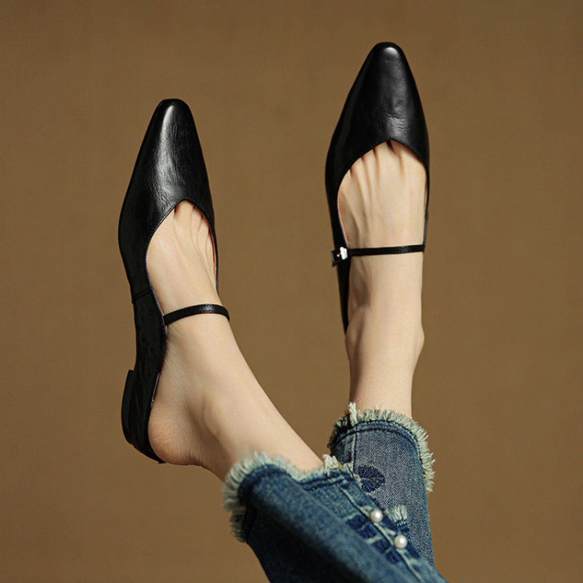 Women's Genuine Leather Pointed-Toe Comfort Sandals Buckle Mule Flats - Black