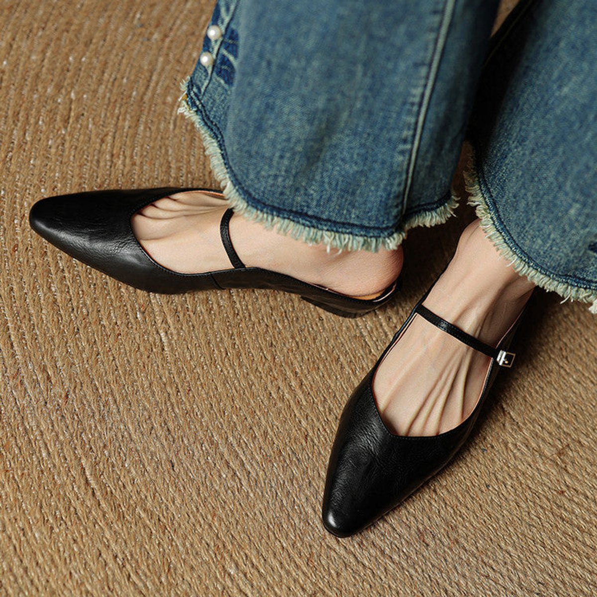 Women's Genuine Leather Pointed-Toe Comfort Sandals Buckle Mule Flats