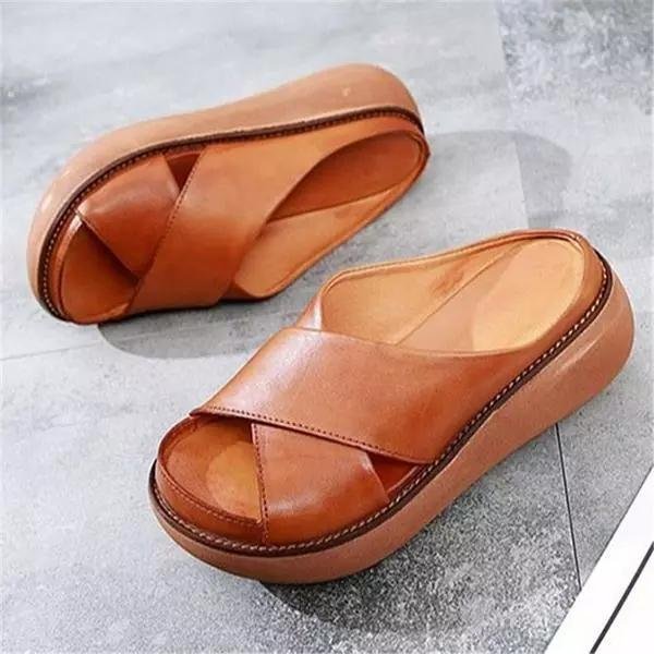 Women's Linen Cross-Strap Cushioned Flat Sandals - Brown