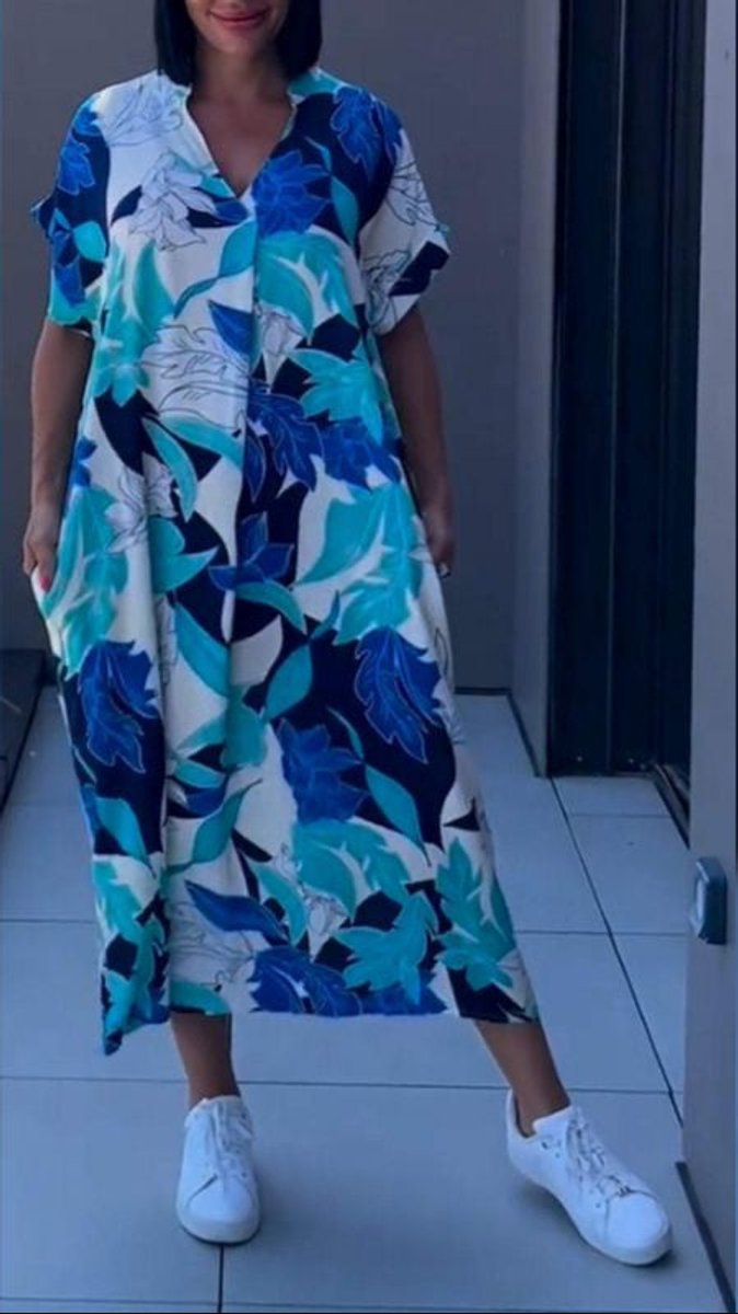 Women's Loose V-Neck Printed Midi Dress - Blue