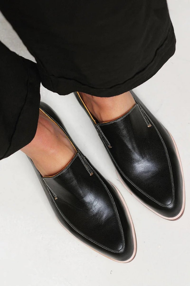 Women's Minimalist Pointed-Toe Slip-On Leather Loafers