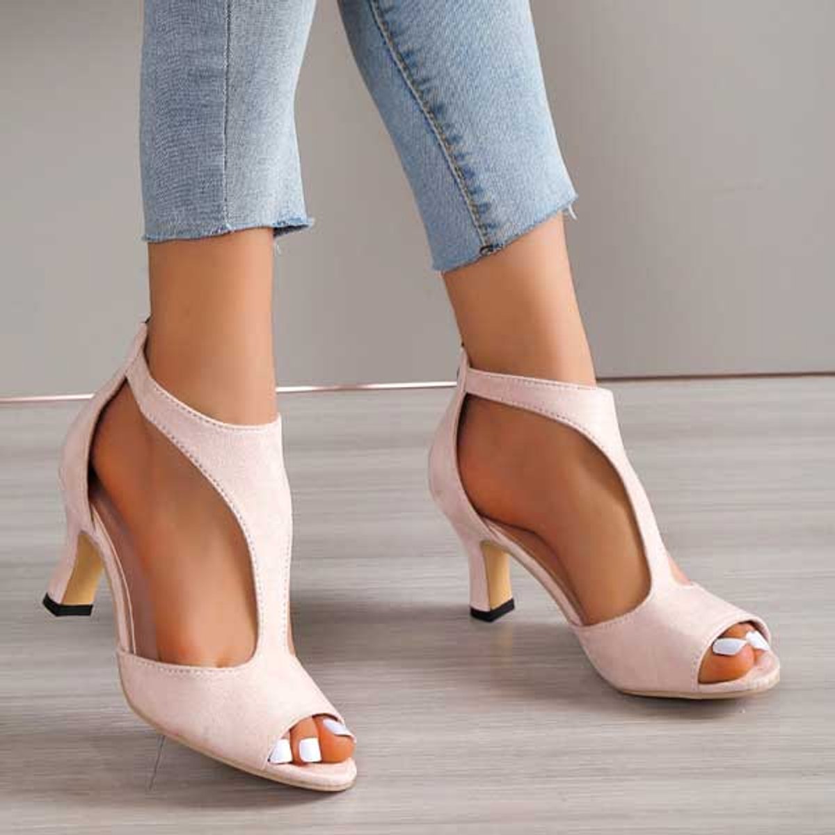 Women's Open-Toe Mid-Heel Ankle Strap Comfort Sandals