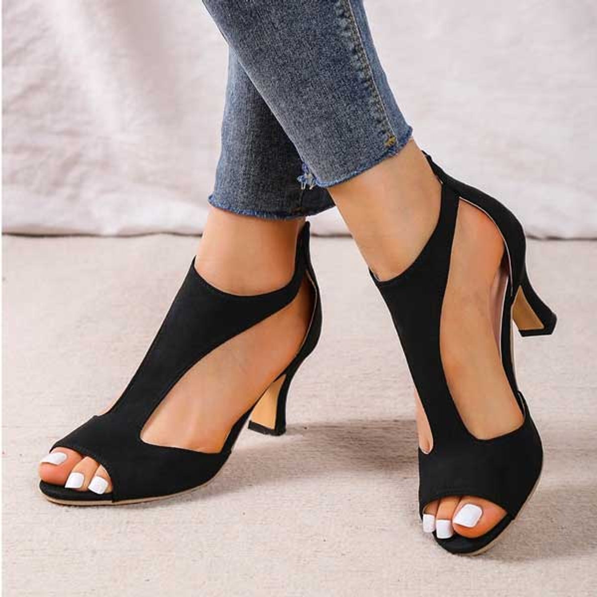 Women's Open-Toe Mid-Heel Ankle Strap Comfort Sandals - Black