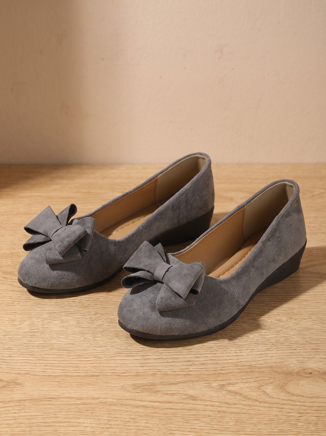Women's Orthopedic Bow-Detail Suede Ballet Flats