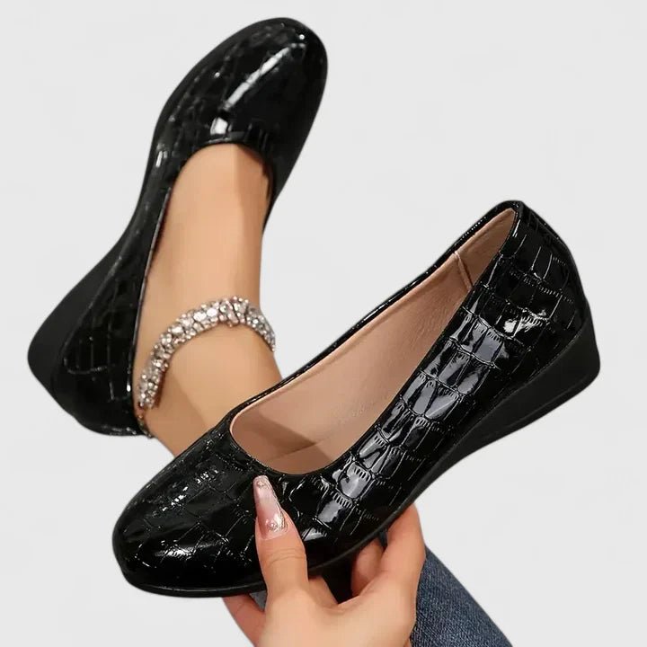 Women's Orthopedic Memory-Foam Crocodile-Print Slip-On Flats - Black
