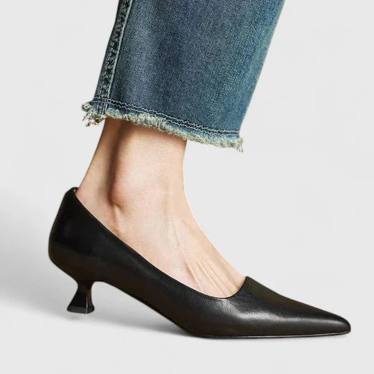Women's Orthopedic Pointed-Toe Low Kitten Heel Pumps - Black
