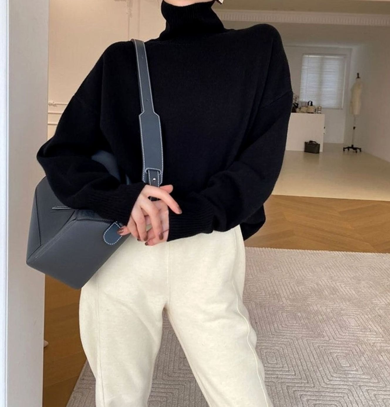 Women's Oversized Knit Turtleneck Pullover Sweater - Black