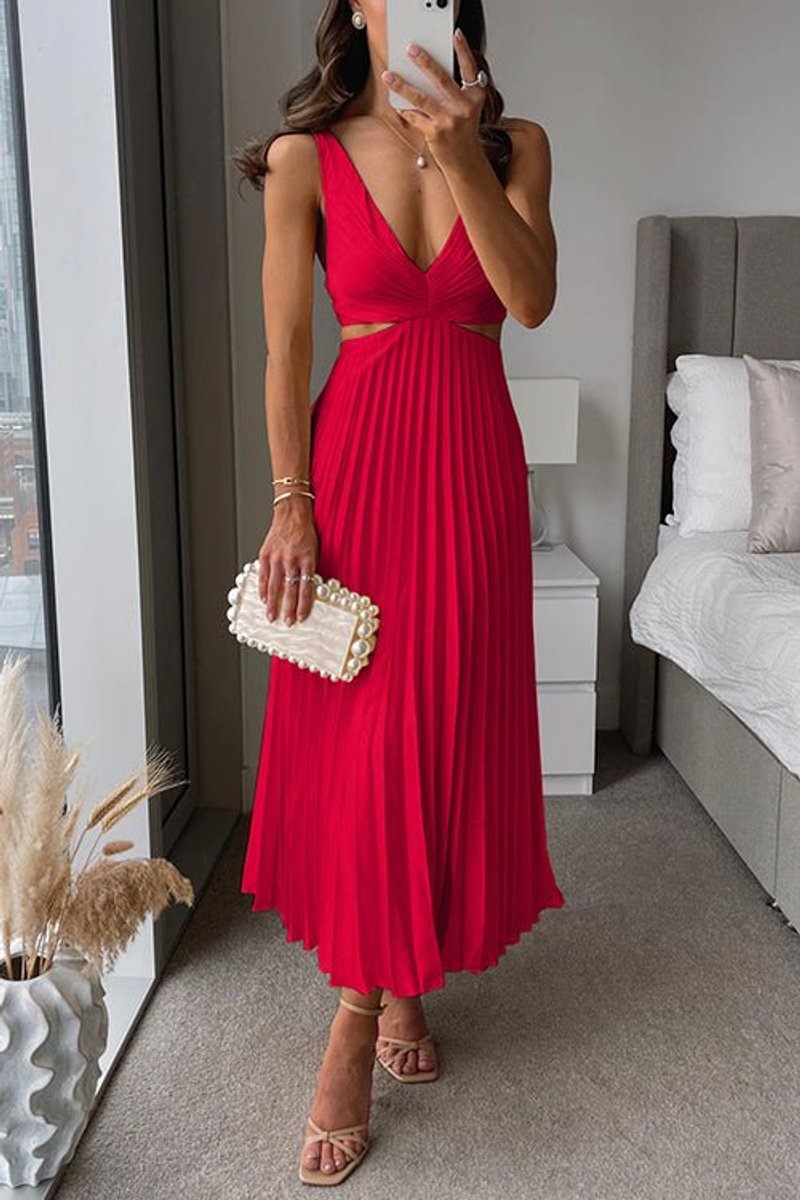 Women's Pleated Cutout Mother of the Bride Dress Sleeveless V-Neck Maxi - Red