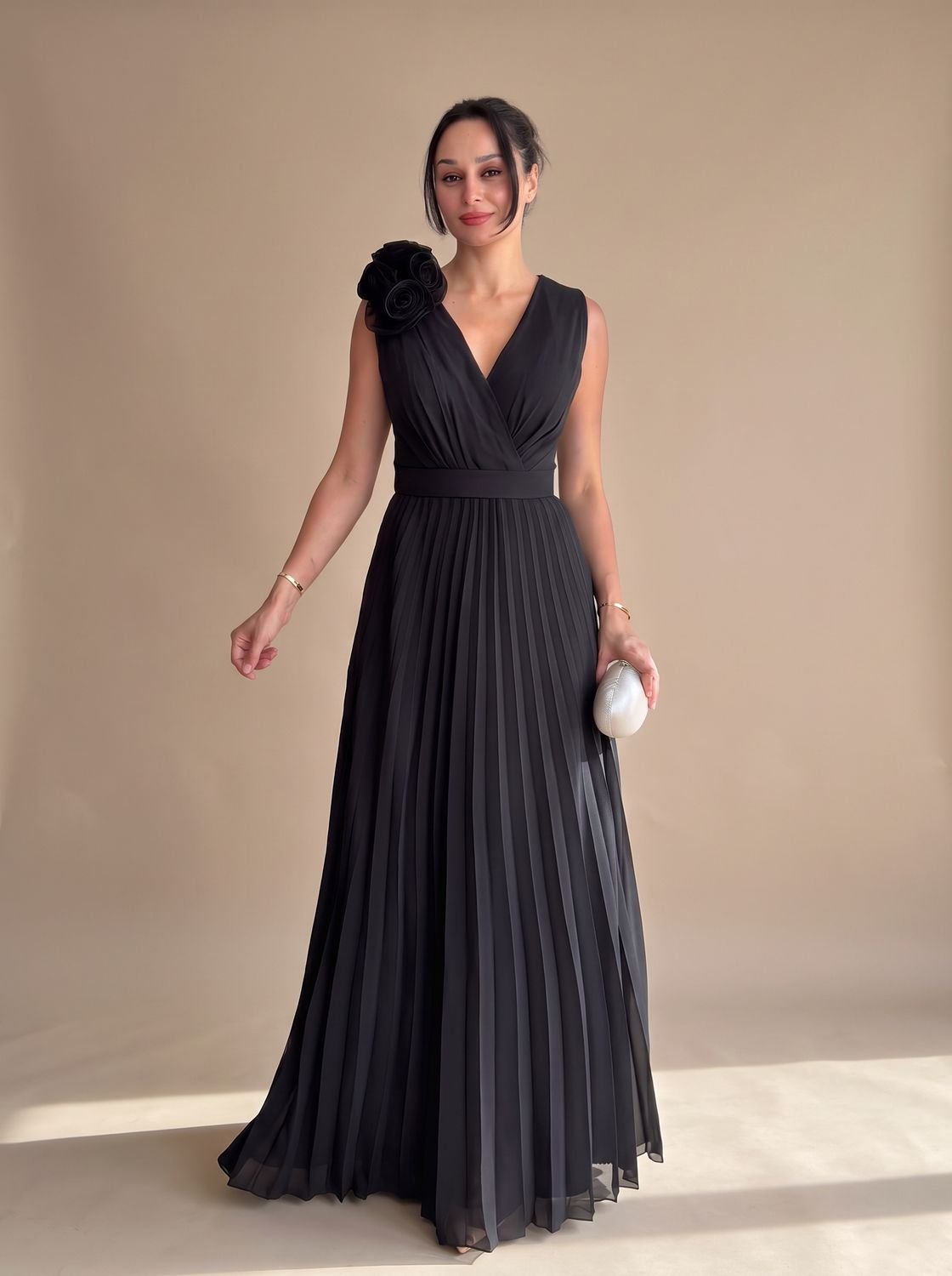 Women's Pleated V-Neck Floral Applique Sleeveless Evening Gown - Black