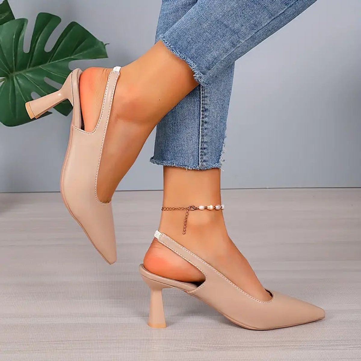 Women's Pointed-Toe Slingback Block-Heel Comfort Sandals
