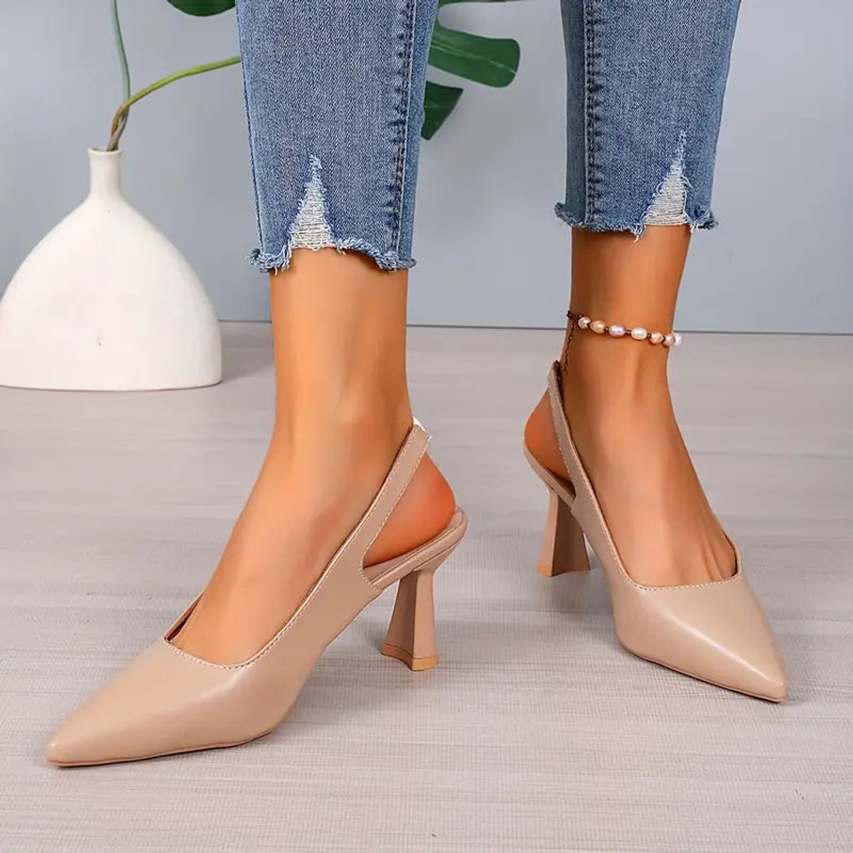Women's Pointed-Toe Slingback Block-Heel Comfort Sandals