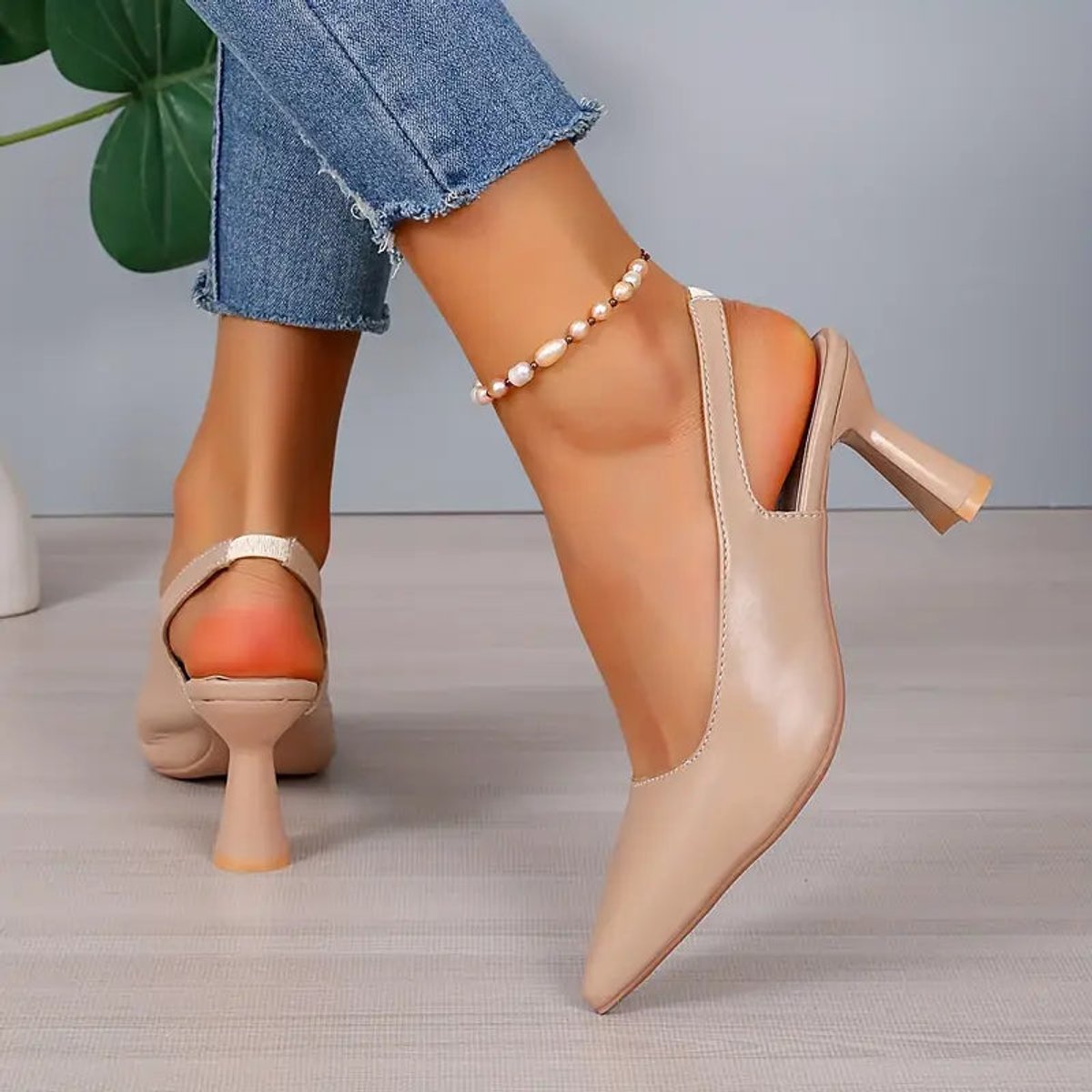 Women's Pointed-Toe Slingback Block-Heel Comfort Sandals