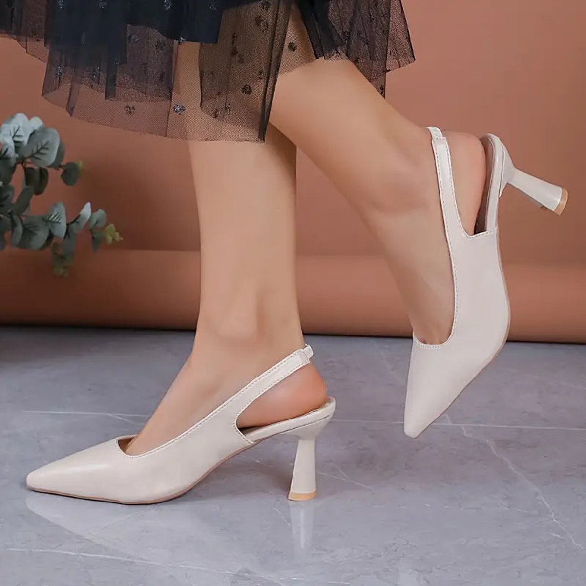 Women's Pointed-Toe Slingback Block-Heel Comfort Sandals
