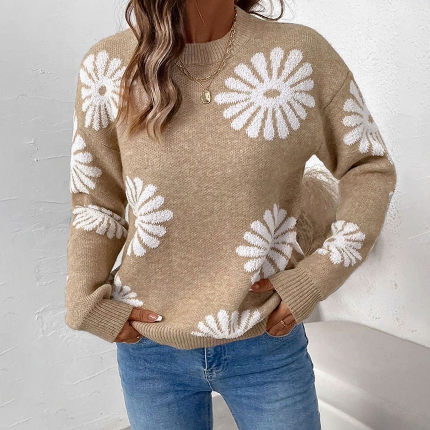 Women's Relaxed-Fit Floral Intarsia Knit Crew-Neck Pullover Sweater