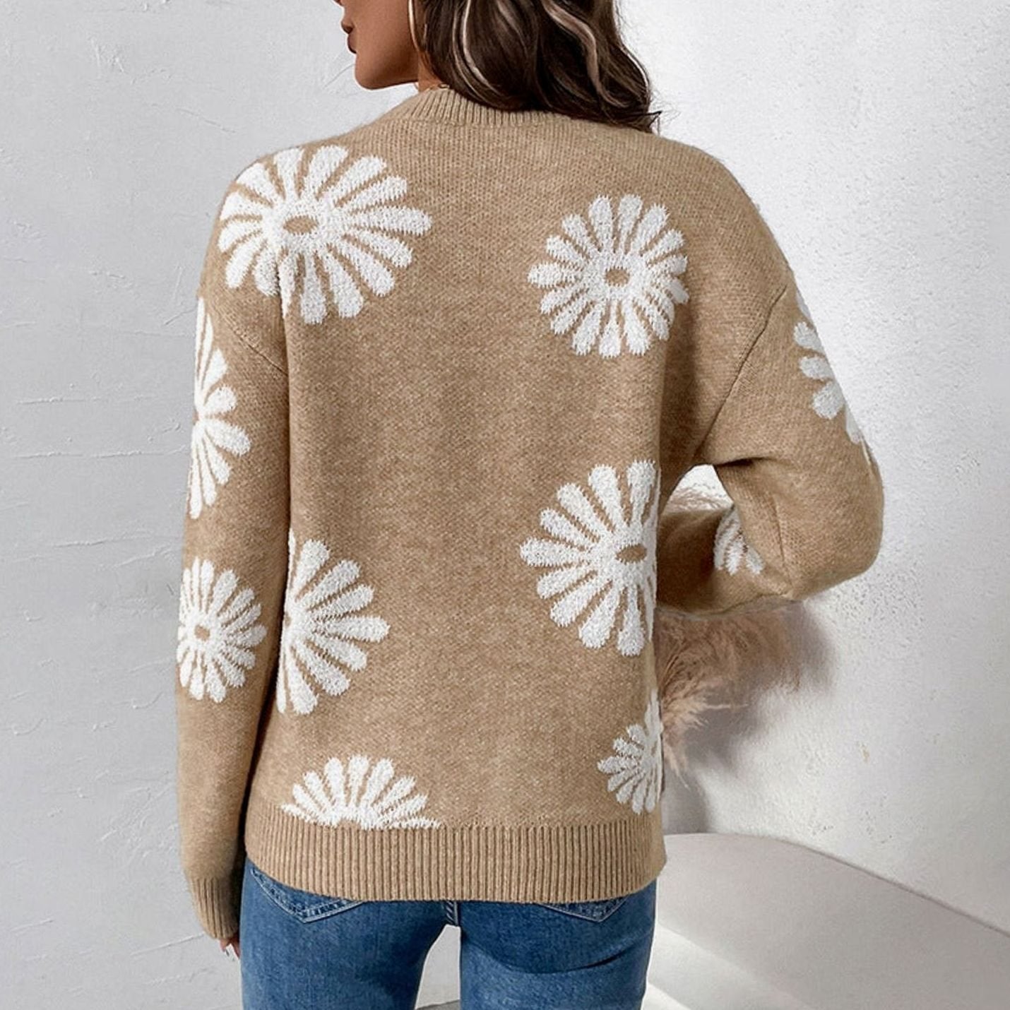 Women's Relaxed-Fit Floral Intarsia Knit Crew-Neck Pullover Sweater