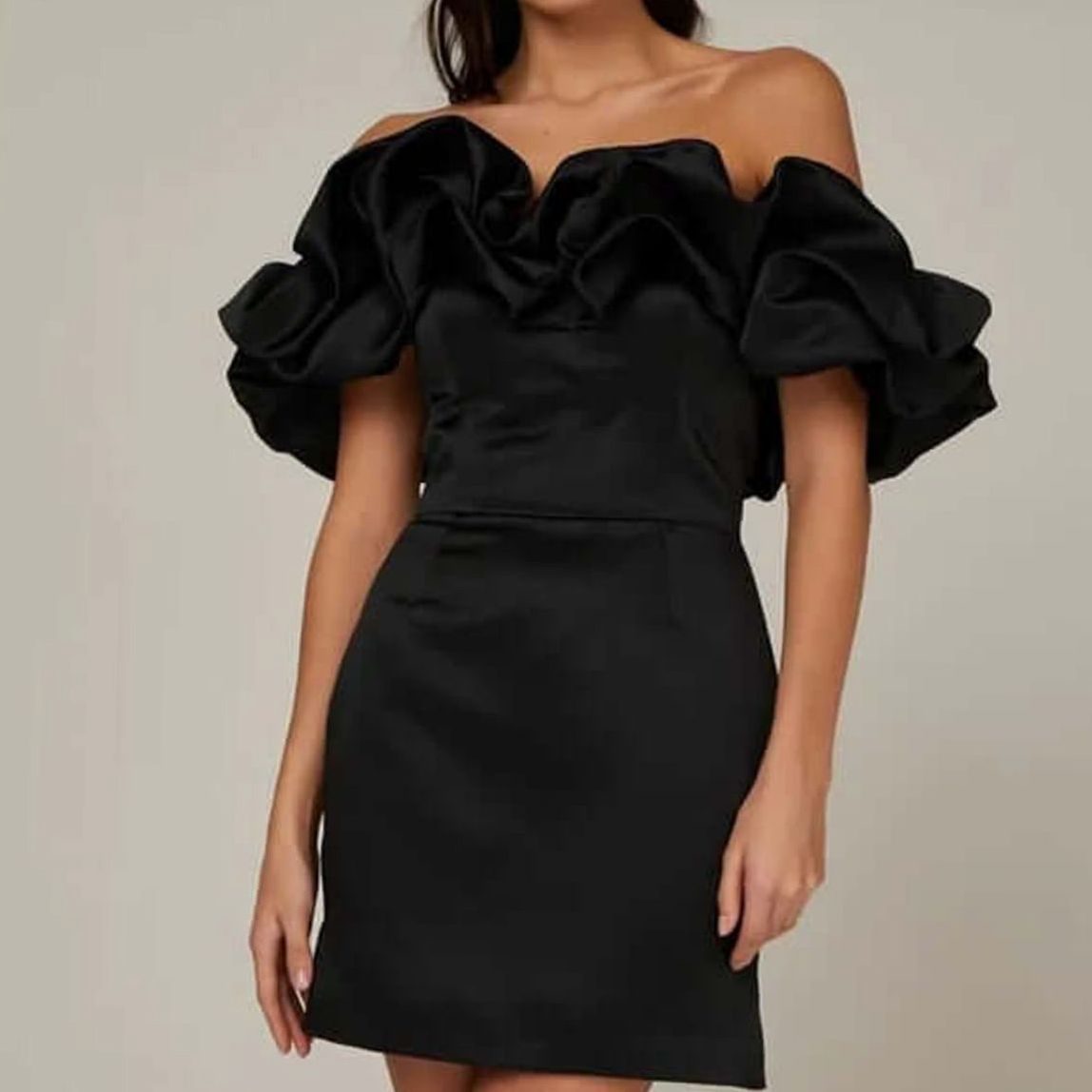 Women's Ruffle Off-Shoulder Fitted Mini Cocktail Dress, White - Black