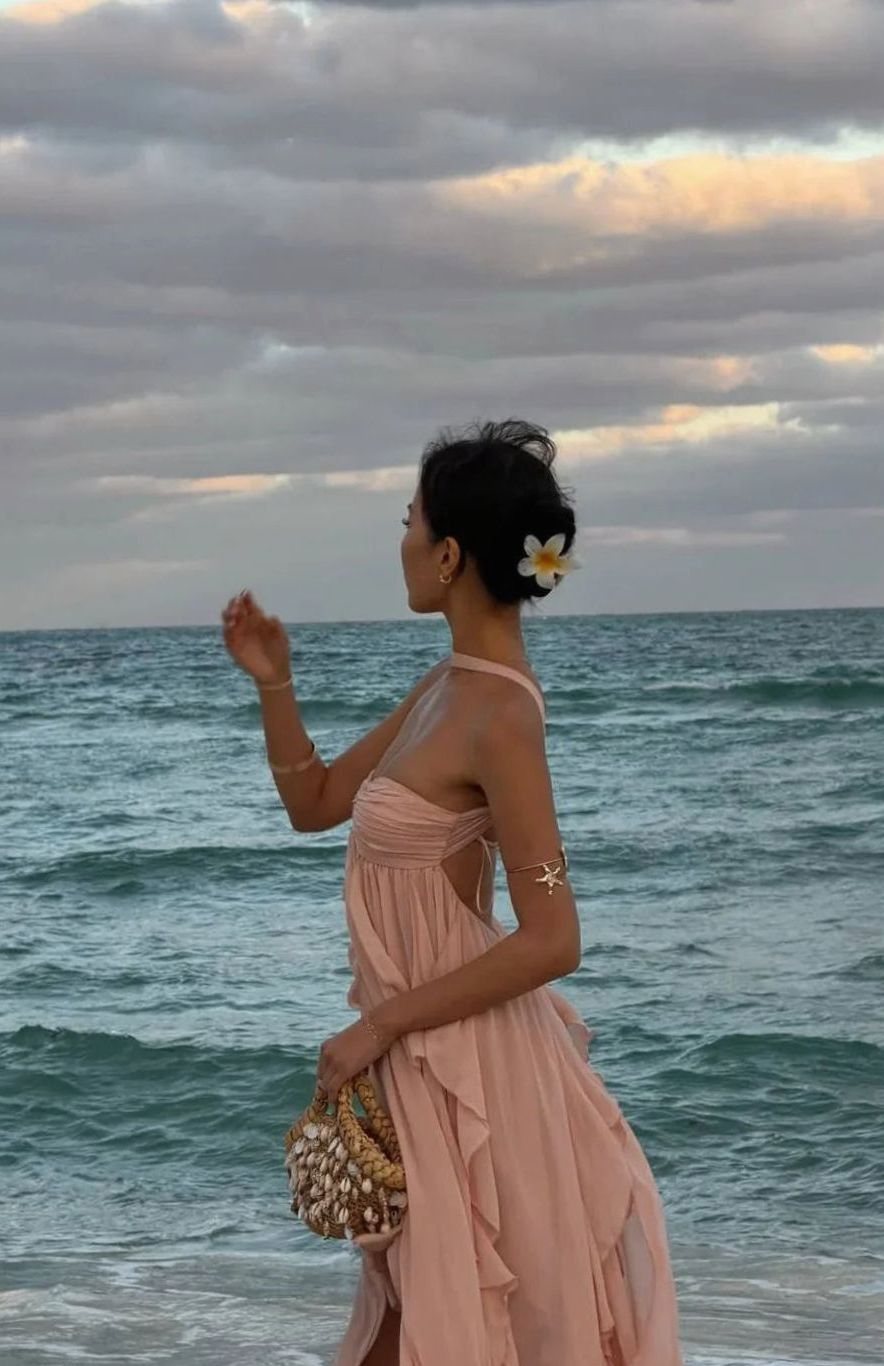Women's Ruffled Halter-Neck Flowy Pink Maxi Dress