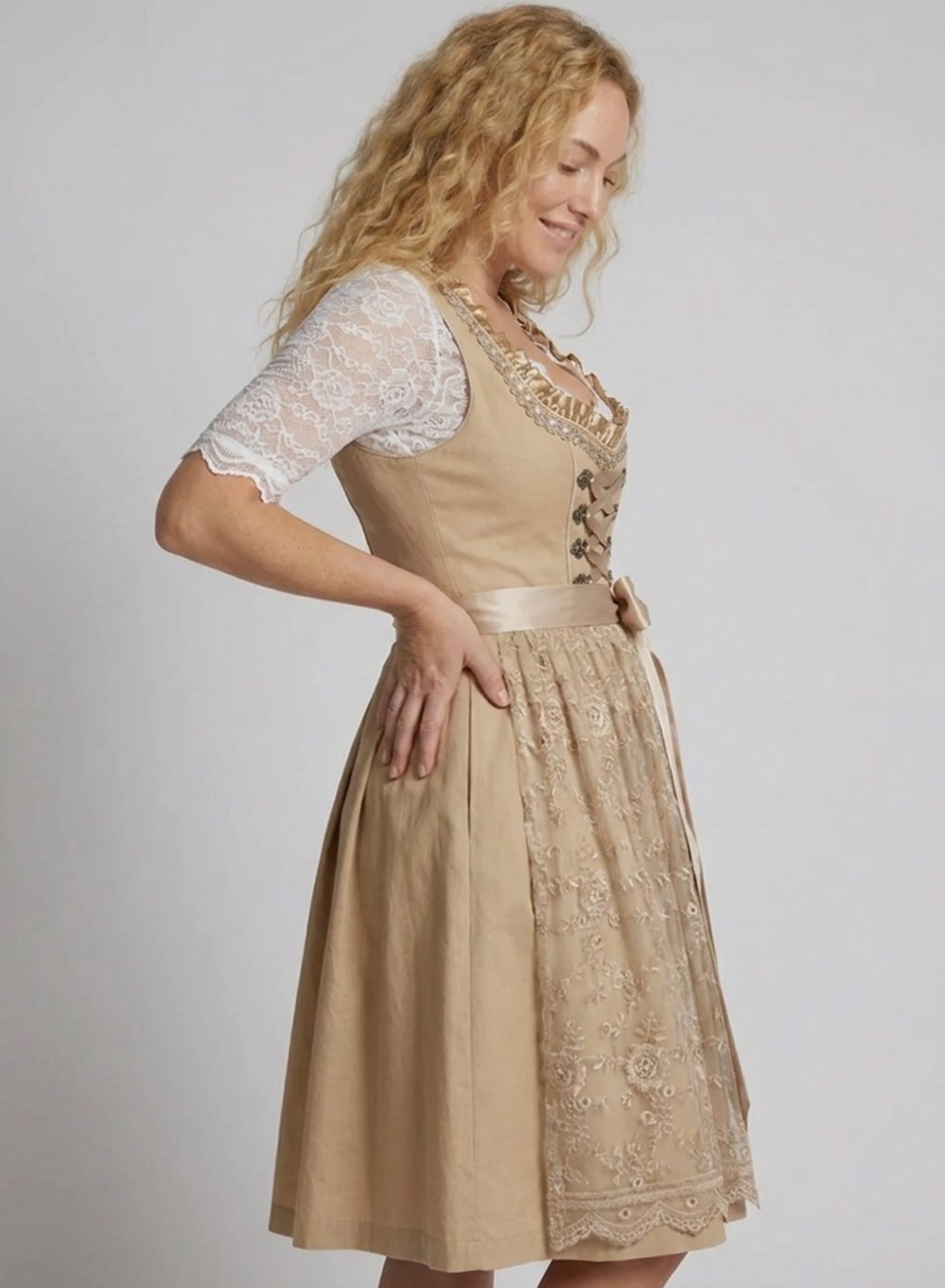 Women's Traditional Lace-Bodice Knee-Length Dirndl Dress