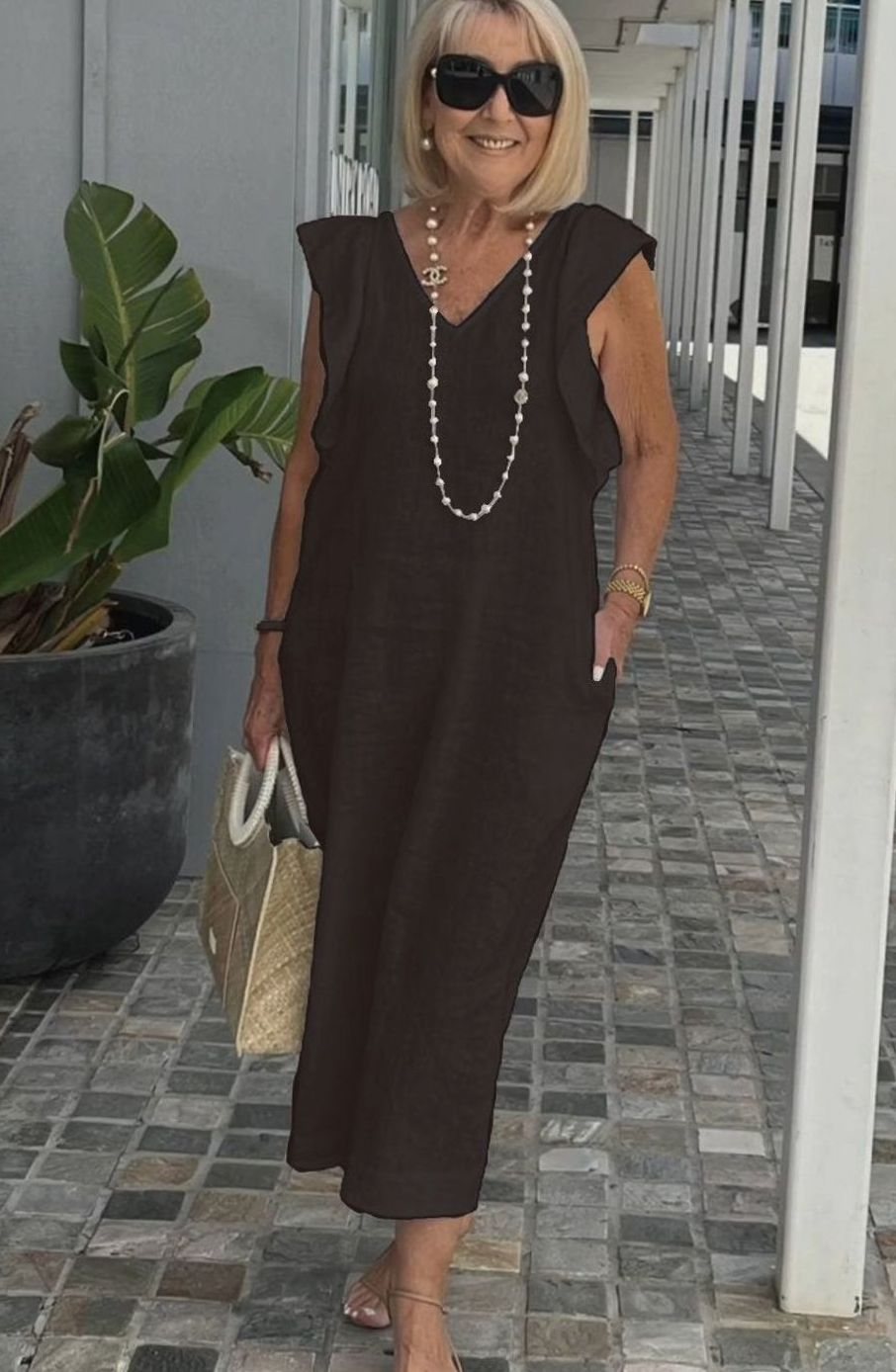 Women's V-Neck Ruffle-Shoulder Sleeveless Midi Sundress - Black