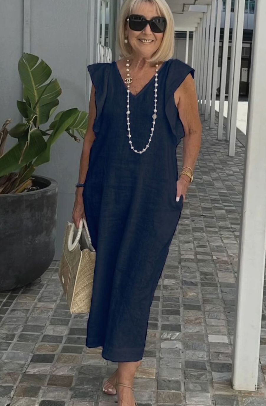 Women's V-Neck Ruffle-Shoulder Sleeveless Midi Sundress - Navy Blue