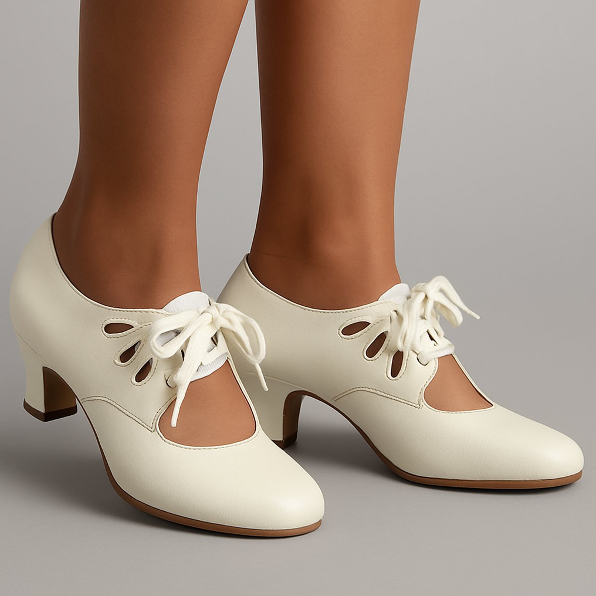 Women's Vintage Low-Heel Lace-Up Cut-Out Comfort Pumps - Ivory